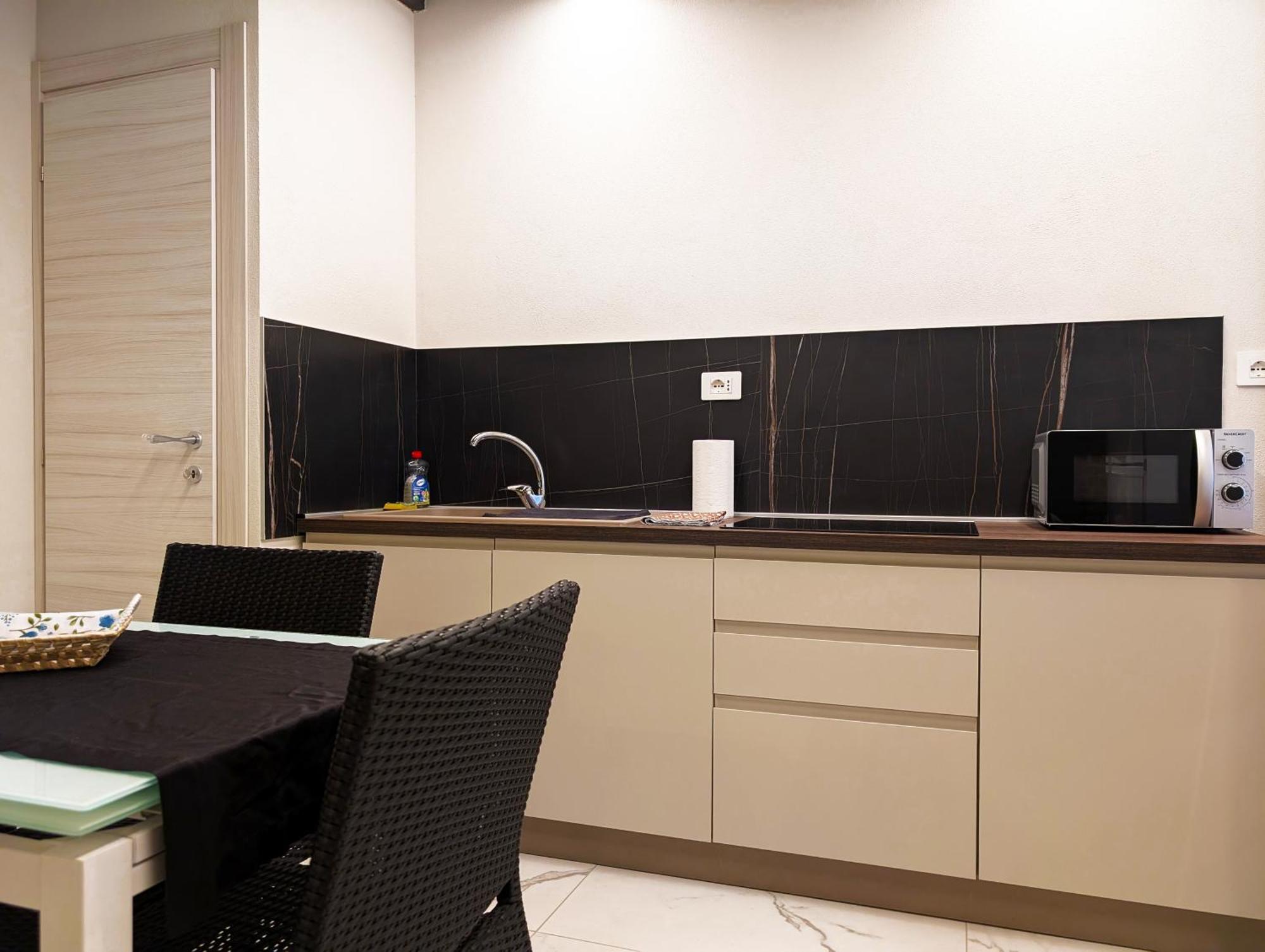 Le Torri Loft Apartment Fossano Exteriör bild