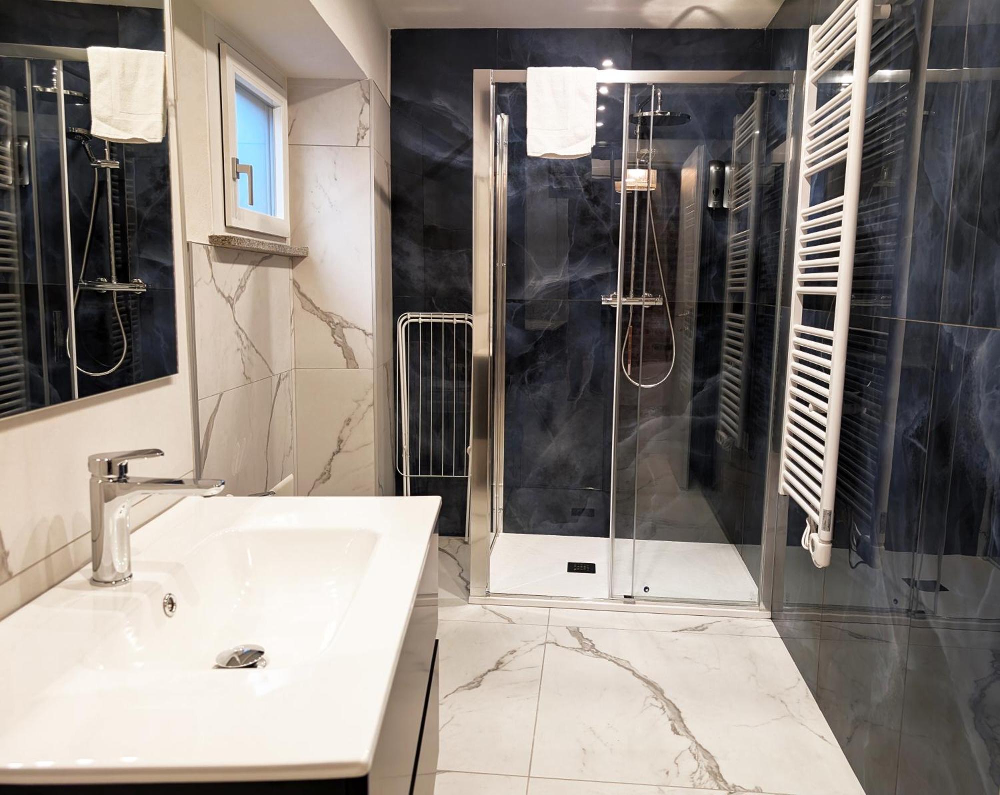 Le Torri Loft Apartment Fossano Exteriör bild
